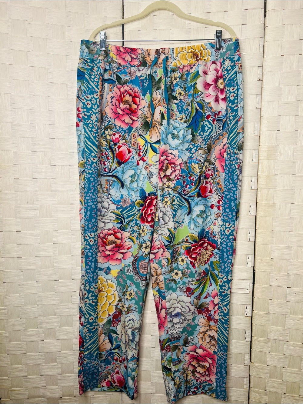 Johnny Was Active Floral Jogger Pants – Size XL